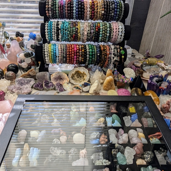 Crystals & Gemstones LIVE LISTING - Picture 3 of 8